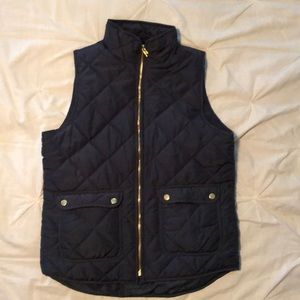 Like new! Navy blue vest, women’s medium